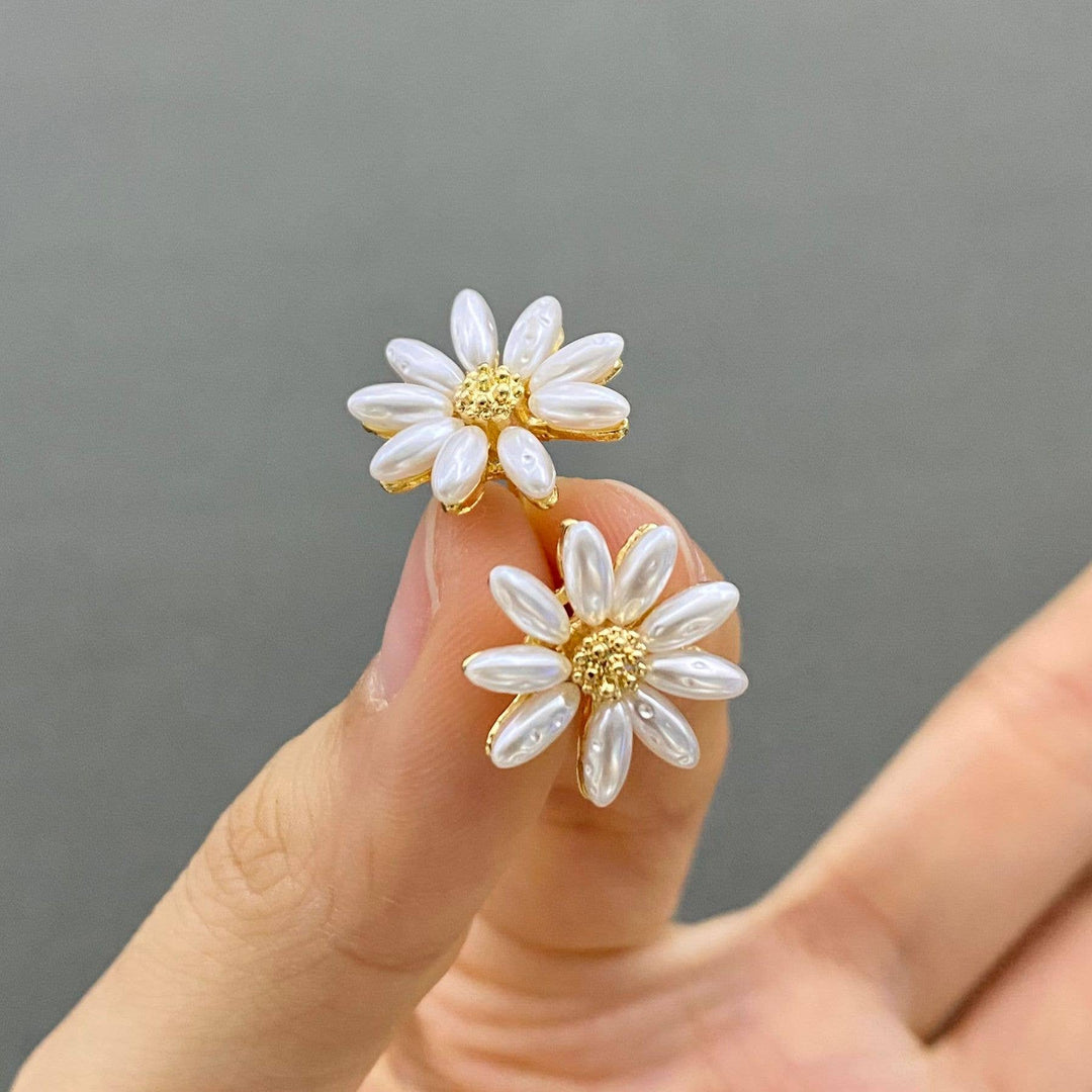 Daisy Ear Studs Earrings