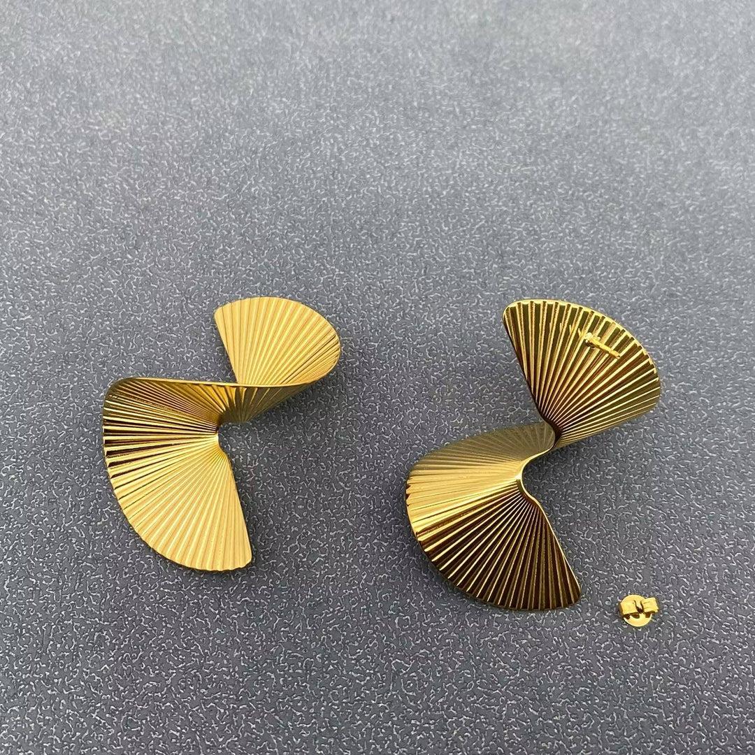 Twisted Scalloped Earrings