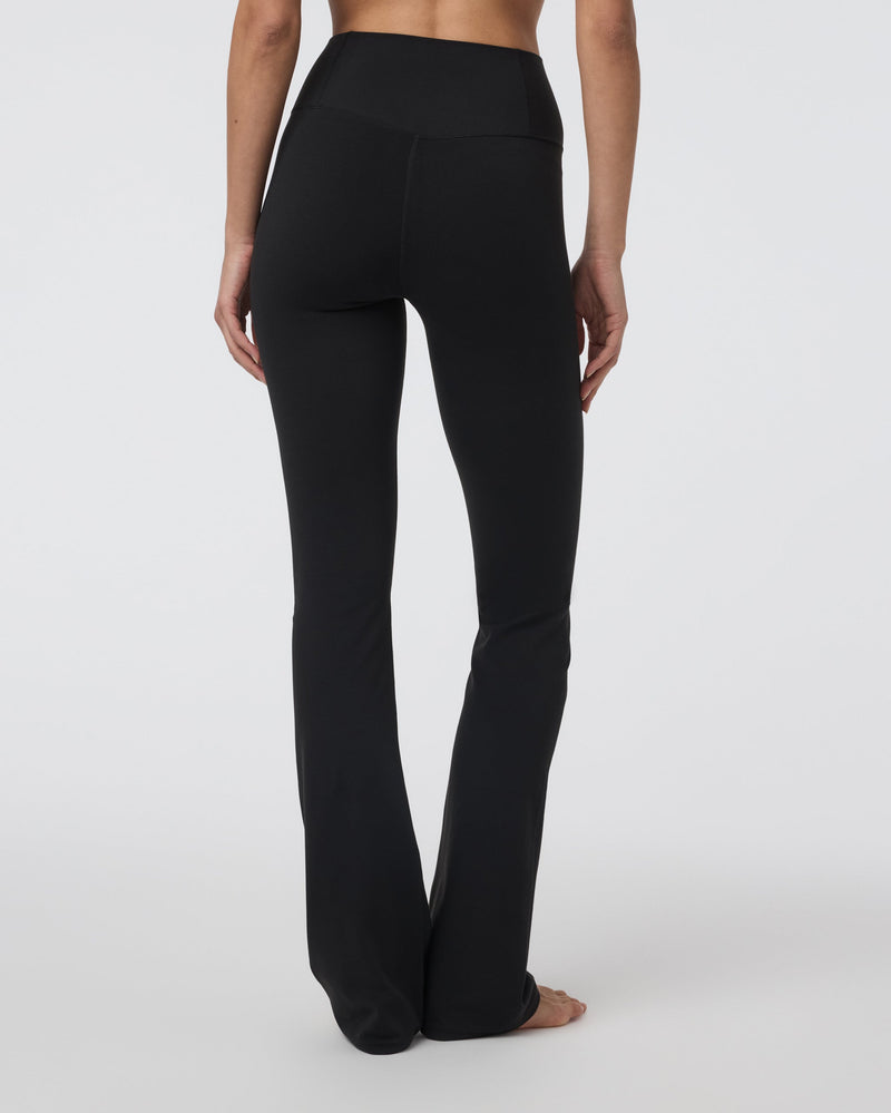 Vuori AllTheFeels Slim Flare