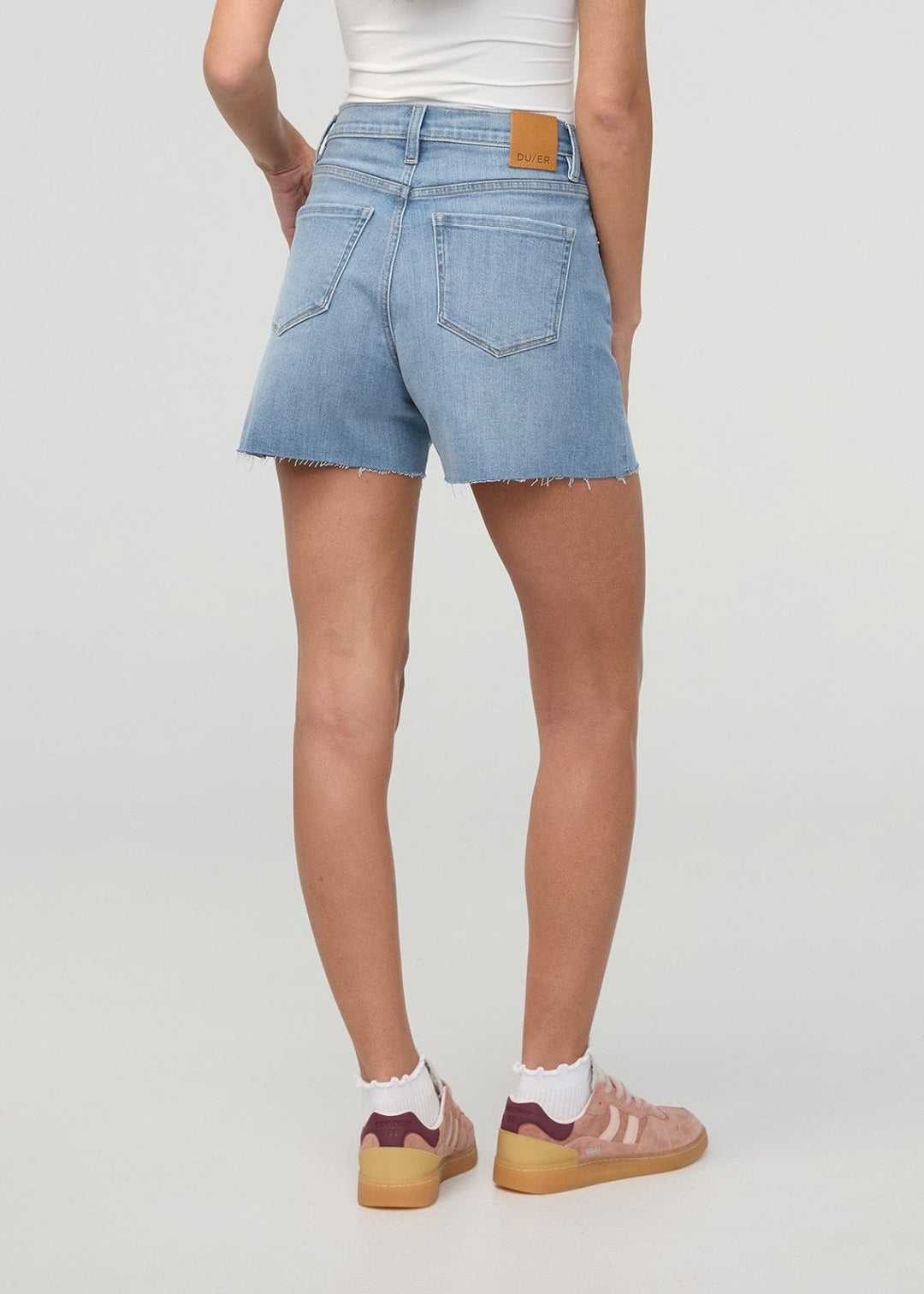 Performance Denim+ High Rise Relaxed Short Vintage Seaside