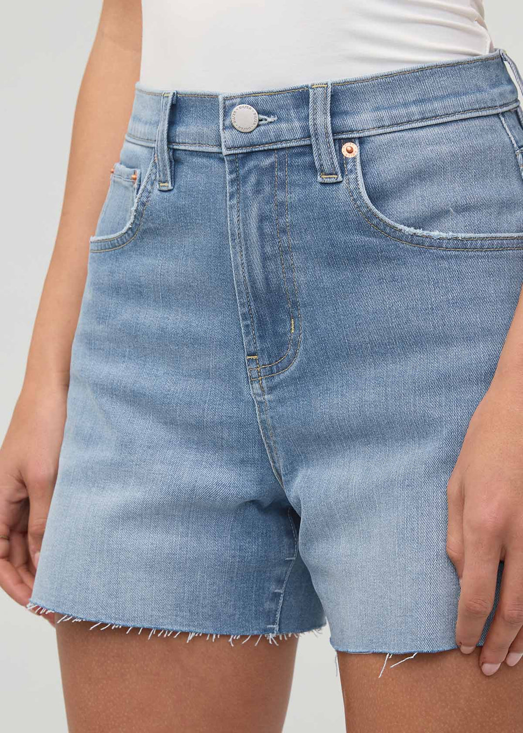 Performance Denim+ High Rise Relaxed Short Vintage Seaside