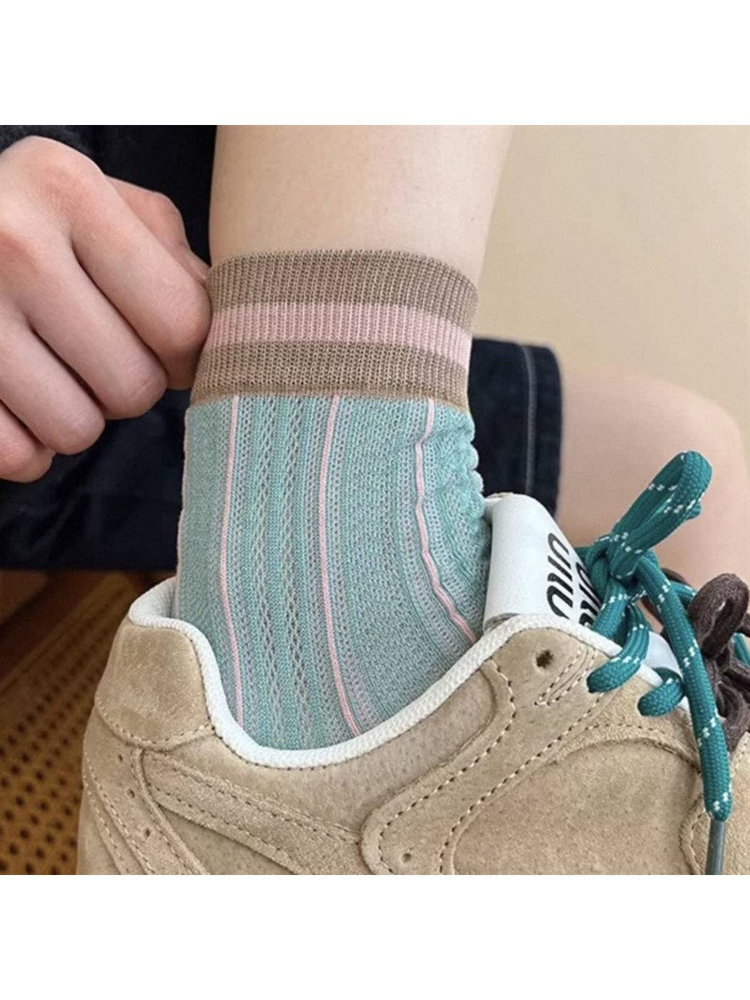 Colour block Mesh Knit Mid Calf Socks