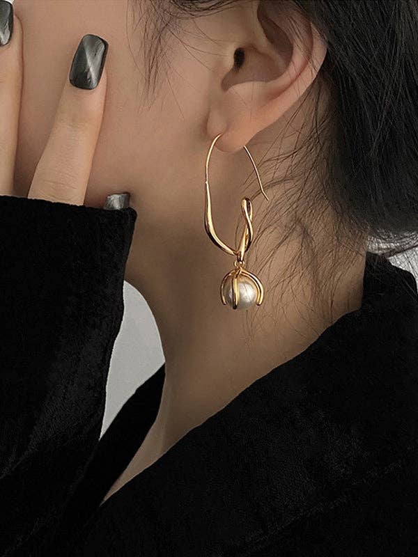 Geometric Drop Earrings: GOLD / One_size