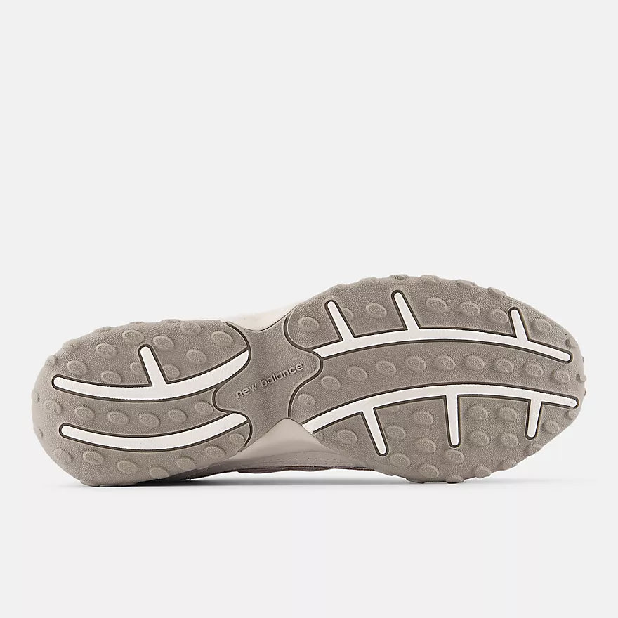 New Balance 204L Timberwolf with Linen