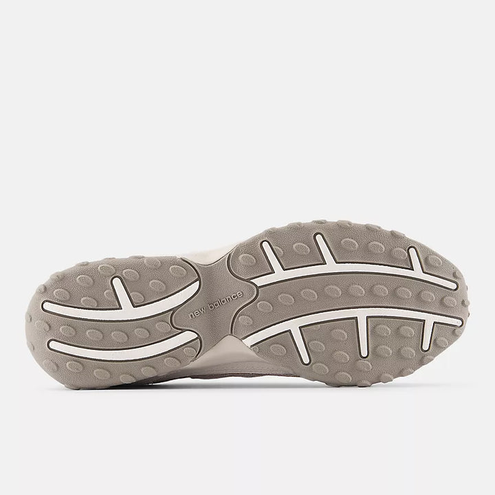 New Balance 204L Timberwolf with Linen